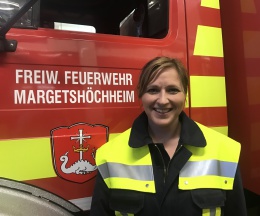 Claudia Haupt ist Friseurmeisterin und Mutter. Sie  Unterstützt die Feuerwehr Margetshöchheim aktiv seit 2016